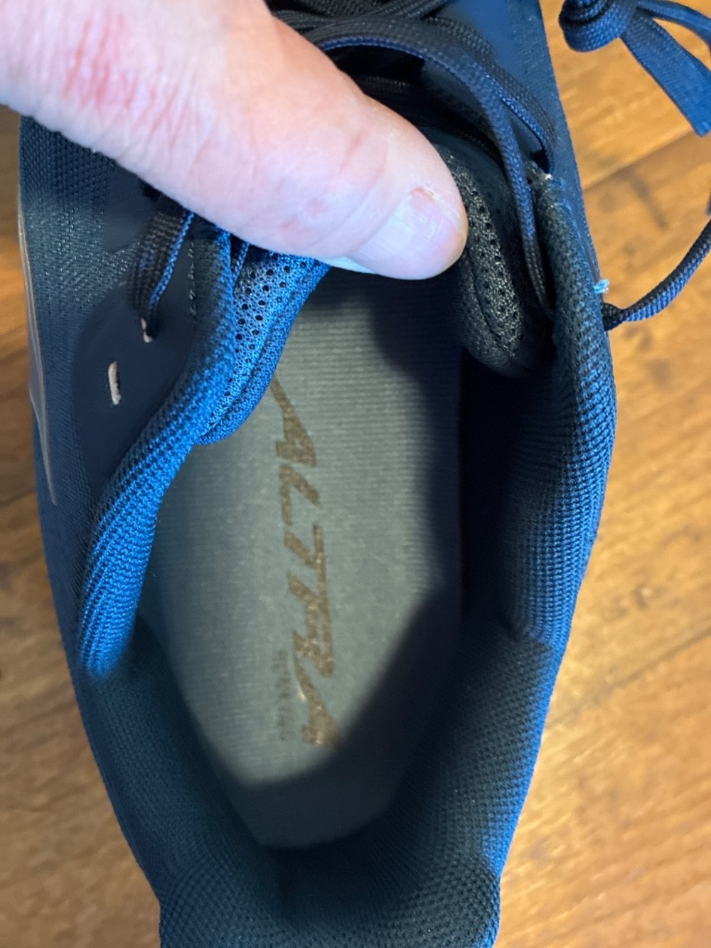 Altra Paradigm New without box, women's size 10 - Picture 4 of 7